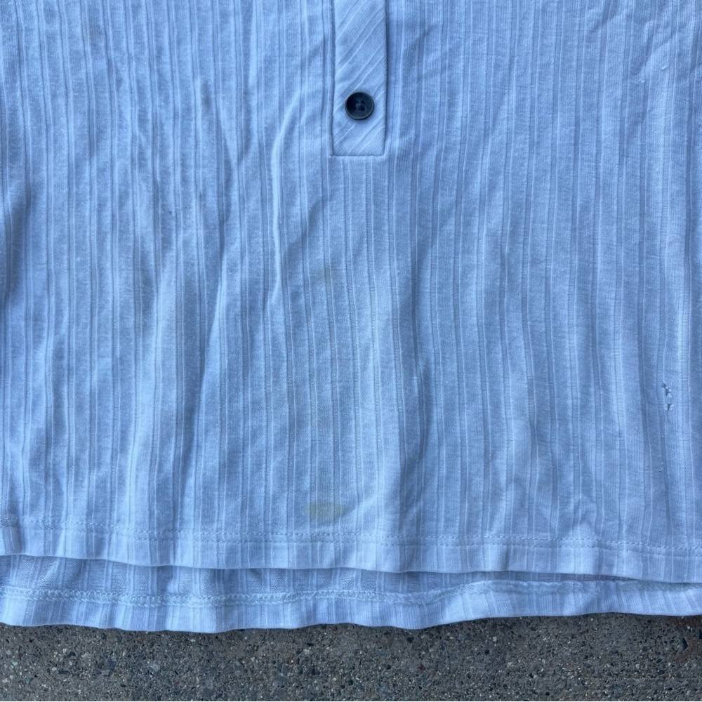 American Eagle Cropped Tee - Picture 4 of 4